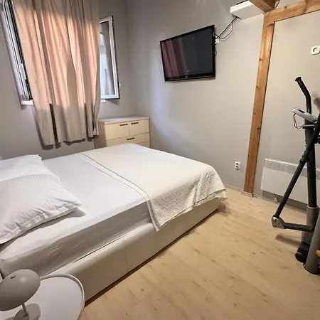 Apartment Split Soul-Steps From Beach And Center