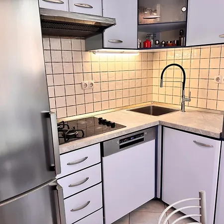 Soul-steps From And Center アパート