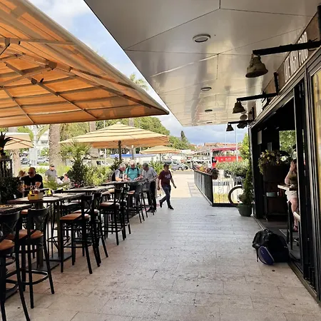 Lejlighed Soul-steps From And Center