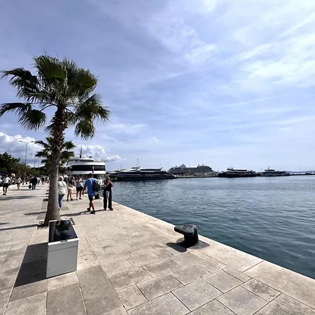 Lejlighed Soul-steps From And Center