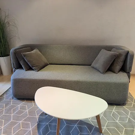 Soul-steps From And Center Lejlighed Split